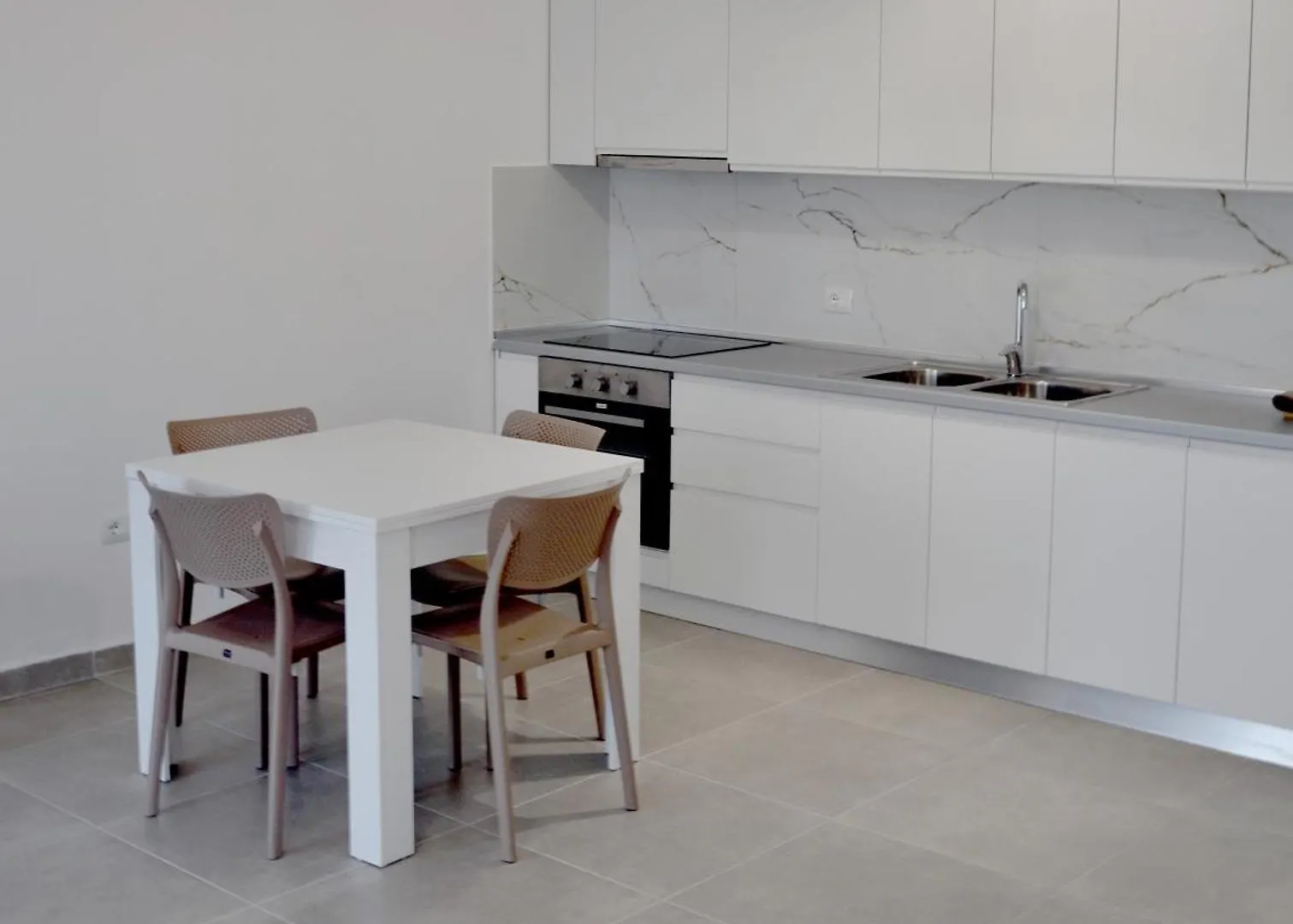 Seaside Apartment 23 , Rana E Hedhun Lezhe